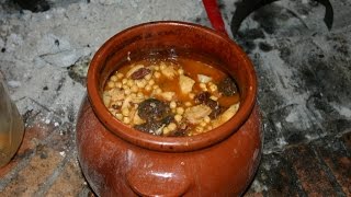 Callos con garbanzos [upl. by Akelam]