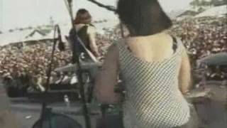 711 SleaterKinney Banter Get Up  Coachella 2006 [upl. by Anesor]