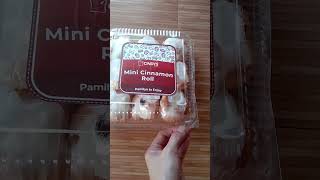 Mouthwatering unboxing mini cinnamon roll with raisins shortfeeds unboxingvideo satisfyingvideo [upl. by Alexandra232]