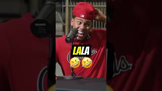 Myke Towers se asusta en plena entrevista 🤣 reggaeton trap rap myketowers puertorico [upl. by Eittod]