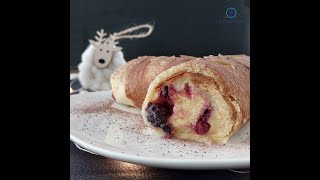 Tronchetto di Pandoro con crema pasticcera e frutti di bosco [upl. by Eelan767]