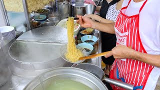 Noodles Master The Best Wonton Noodles Hawker in Penang [upl. by Silvers]