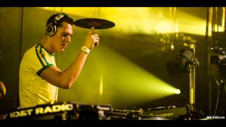 DJ Tiesto Live At Gatecrasher NEC 29112003 [upl. by Allit382]