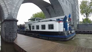 Le Pont des Trous du XIIIe siècle avec barges vlog belgique travel youtuber barge peniche [upl. by Libb]