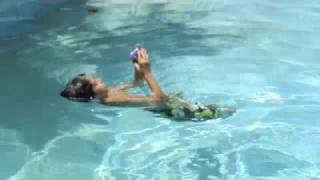 Daniel Kaczkowski Solves Rubiks Cube While Swimming [upl. by Bickart872]