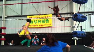 Eve vs Ice RIbbon Shannas diving crossbody on Hikari Minami [upl. by Etty132]