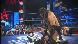 Lucha Libre AAA  La Parka Humillada Por Los Bizarros  2011 [upl. by Lorens]