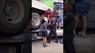 Accidente en nogales sonora está vivo de milagro quedó echo pedazos el tráiler Dios es grande 🙏 [upl. by Storm426]