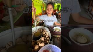 BAKSO JUMBO CAMPUR ENAK LEZAT ALA PENJUAL CANTIK KULINER RECOMMENDED KEDIRI food foodie shorts [upl. by Zosema]