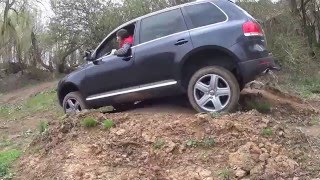 VW Touareg V10 TDI offroad vs Mitsubishi Pajerosanram von west [upl. by Lacram657]