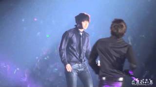 2PM ARENA TOUR 2011  MIE OSAKA FUKUOKA  CRAZY IN LOVE CHANSUNG FANCAM [upl. by Irneh310]