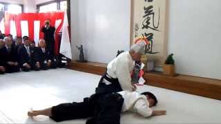 Aikido Doshu Ueshiba Moriteru ・ 奉納演武 [upl. by Anitnerolf166]