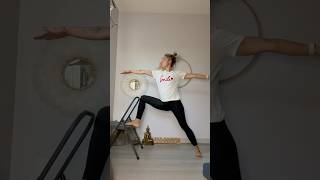 Utiliser la chaise pour se faciliter les postures tips yogatips yogateacher yogi [upl. by Tammara]