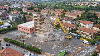 Villa d’Almè la demolizione dell’ex albergo Emiliano  6 settembre 2024 [upl. by Trimble]