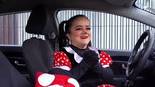 Se disfrazo de Minnie Mouse para sorprender a su hija y terminó siendo rechazada [upl. by Yelahs188]