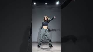 dance dancesteps chaina beautifulgirlallovertheworld kpop dancemoves curia dancecover [upl. by Corson]