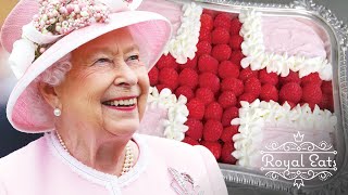 Former Royal Chef Reveals Queen Elizabeths Favorite Homemade Dessert While Dishing On Royal Tea [upl. by Sluiter]