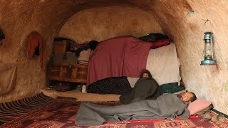 30 Years Living in a Cave Afghan Couple’s Peaceful Life amp VillageStyle Breakfast [upl. by Entsirhc]