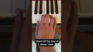 EASY Beginner Piano Chord of The Day pianotutorial pianotutorials pianolessons pianolesson [upl. by Llenahc]