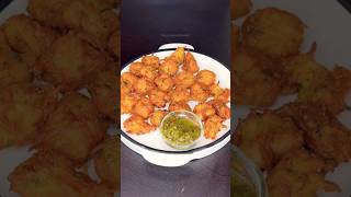 Pyaaj or Alu ka pakoda Banane ka Tarika Desi trending shorts viral videos cooking video reel [upl. by Airehc932]