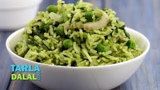 Spinach and Green Pea Rice by Tarla Dalal [upl. by Ynomrah]