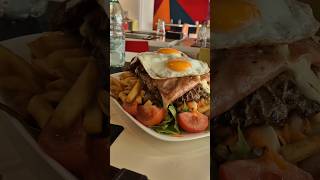 Chivito al plato para 2 La Pasiva Montevideo 1350 33 Usd [upl. by Leckie]