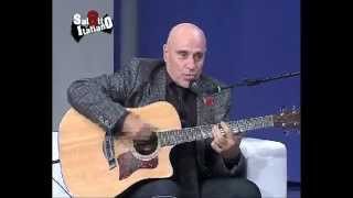 quotSALOTTO ITALIANOquot Edoardo Vianello canta quotguarda come dondolo e abbronzatissimaquot [upl. by Breban]