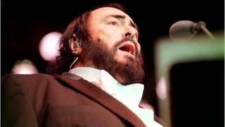 8 PAVAROTTI sings DONIZETTIs Tu che a dio spiegasti [upl. by Cuttie]