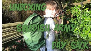 Unboxing Adventure Exploring the Swedish Army 25 LT Day Sack in Detail [upl. by Krum]