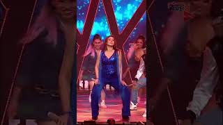 Vaaste Dance Dhvani Bhanushali Live [upl. by Ellerahs661]