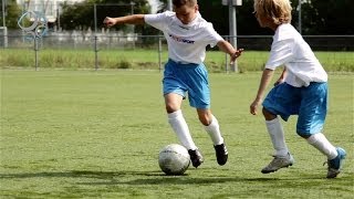 Het aanleren van passeren in 1 tegen 1 frontaal  Voetbalomgeving [upl. by Deer]