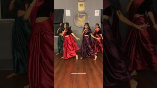 Badri Ki Dulhania bollywooddance bollywoodsongs dancereels danceshorts viralgirl exploremore [upl. by Alacim875]