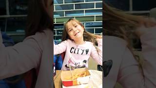 Chi conosce Sofia shorts funny mcdonalds viral challenge youtubeshorts alvarosoler [upl. by Hummel]