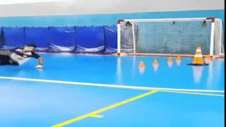 videos de caidas chistosas Asombroso entrenamiento de un portero de fútbol sala FB Locura [upl. by Lourdes]