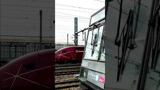 Z2N du RER D doublée par un TGV Eurostar PBKAPBA en gare de Stade de France SaintDenis [upl. by Divadnoj]