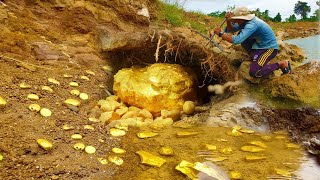 OMG Lucky Lucky Day Mining Gold  Finding and digging gold [upl. by Mickey]