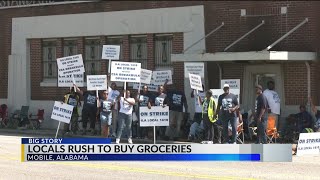 ILA strike empties grocery store shelves in Mobile [upl. by Naveb]