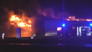 Flinke Uitslaande Brand bij SnowWorld in Terneuzen  Brandweer en Politie met spoed onderweg [upl. by Polad]