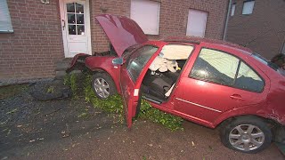 PKW kracht gegen Transporter Baum und Wohnhaus  Fahrer ohne Führerschein [upl. by Bergquist811]