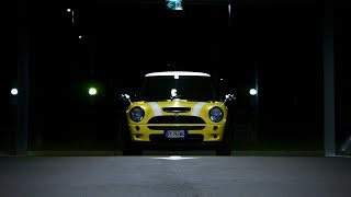 MINI COOPER quotSquot R53 yellow [upl. by Vanden]