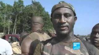 Reportage dans les rangs des forces proOuattara [upl. by Nnor827]