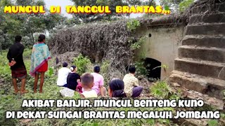 virallsetelah banjirmuncul benteng kuno di tanggul sungai Brantasviral di jombang [upl. by Cilurzo]