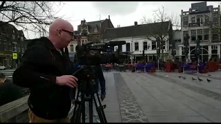 Johan Vlemmix filmt hoe hij en Rob Bartol belaagd worden in Tilburg [upl. by Aihsenat]