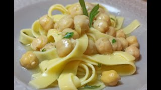 Pasta e Ceci Ricetta Veloce e Facile [upl. by Benisch]