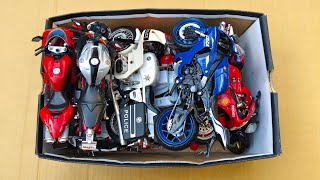 Random Model Bikes Different Sizes are Reviewed by Hands  Yamaha YZFR1 Ducati 1198 Sport Bikes [upl. by Ecirb35]