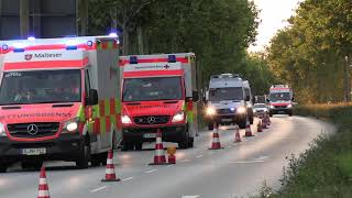 RettungsdienstGroßaufgebot kommt bei Übung an Regensburger DonauArena an [upl. by Vaenfila]