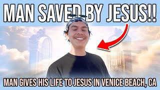 MAN ACCEPTS JESUS IN VENICE BEACH✝️📖✝️📖✝️MUSTWATCH JESUS LOVES EVERYONE pride Jesus bible [upl. by Yrailih]