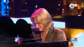 Evelyn Matthei tocando quotPajaritos en el airequot en piano [upl. by Polad]