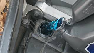 Volvo XC70 where coolantantifreeze is added [upl. by Esilegna885]