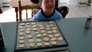 Dehydrated Banana Chips Dried Bananas Dehydrating Bananas by Stephanie  efooddehydratorcom [upl. by Llywellyn]